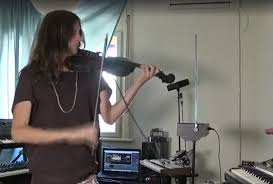 Duminica aceasta, invitatul lui mircea dinescu la „politică şi delicateţuri este actorul alex bogdan. Video Fiul Lui Mircea Dinescu StudiazÄƒ Limba Romani È™i IÈ™i DoreÈ™te SÄƒ AibÄƒ Sange È›igÄƒnesc Libertatea