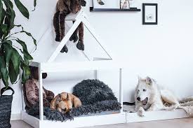 Diy Hundehutte Fur Die Wohnung Und Wand Dekoration Hundehutte Hundehutte Selber Bauen Hundeecke