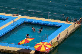 See full list on de.wikipedia.org Praia Fluvial De Santa Clara Fica Numa Das Maiores Albufeiras Da Europa E E Um Oasis De Frescura No Alentejo Portugal Sapo Viagens