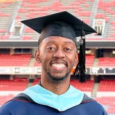 With my semester finally coming to a close, I am excited to finally  announce that I will be interning at State Farm ® in the summer of 2021 as  a technology intern! |