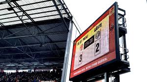 Bei zwei spielen rückstand liegen die störche aktuell mit 53 punkten auf dem dritten platz. Fc St Pauli Spieler Neudecker Zerlegt Holstein Kiel Konbon Blog