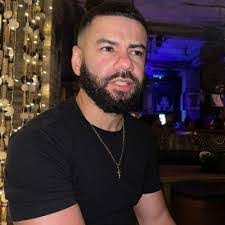 Ariel Michel's Instagram, Twitter & Facebook