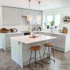 More dramatic shades of matt grey create instant impact, while the metallic shine of chrome and steel creates a clean, modern aesthetic. Facebook