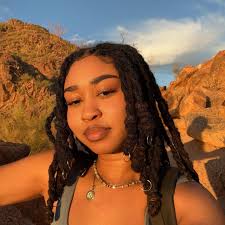 Golden Apple Awards 🍎 The Golden Apple Award honors outstanding teachers  and dedicated staff for their roles in having lasting, positive effects