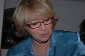 Annie Lafitte's Instagram, Twitter & Facebook