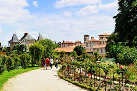 Schauen sie sich gästebewertungen an und buchen sie eine ferienwohnung für ihre reise. Rennes Frankreich Geo