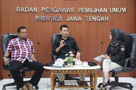 Mereka yang lolos nantinya akan bertugas dalam pemilihan kepala daerah (pilkada) serentak 2020. Bawaslu Jateng Bentuk 44 077 Pengawas Tps Pilkada 2020 Halaman All Kompas Com