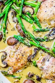 This One Pan Creamy Lemon Italian Chicken And Asparagus Skillet Is A Rich And Flavorful Dish Full Of Hear Asparagus Pasta Recipe Using Chicken Asparagus Recipe