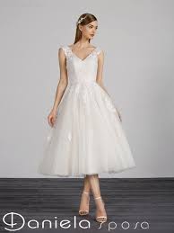 Tutte le nuove collezioni abiti da sposa 2020 2021. Pronovias Collezione 2018 Abiti Da Sposa Mirano Daniela Sposa Abiti Da Sposa Abito Da Sposa Corto Abiti Da Sposa Corti