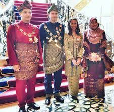 Animal rescuer norashikin ahmad shares the challenges she faces every day to make the world a better place for stray animals. Suami Norashikin Abdul Rahman Ex Husband Malaynaknak