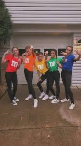 Girls are painting in the children's room seriously. Diy Cute Halloween Costumes For Best Friends Glam Vapours