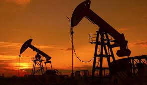 Producción de energía con combustibles fósiles y otras fuentes no renovables.