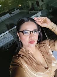 Lenny Sandoval (@ynnelsandoval)