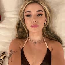 Earlene Custer's Instagram, Twitter & Facebook