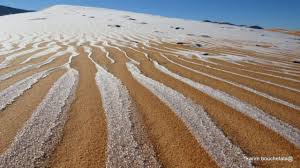 Die sahara ist mit über neun millionen quadratkilometern die größte trockenwüste der erde. Wetter Phanomen In Der Wuste Schnee In Der Sahara News Ausland Bild De