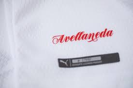We would like to show you a description here but the site won't allow us. Independiente 2021 Auswarts Trikot