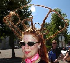 Rainbow flags, drag queens, family ties: A visual history of Portland's  Pride Parade