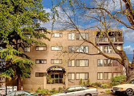 Contact us now to choose your new our modern apartment homes have views of mount rainier, the downtown seattle skyline and puget sound, lake union and the space needle. Bella Vista Apartments On Capitol Hill In Seattle Washington