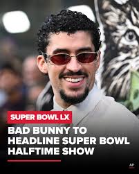 🎵🎤 SUPER BOWL HALFTIME!