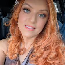 Looking for a photographer that is available Tuesday 9th December. Contact  me