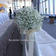今天在sky100做滿天星椅花佈置 因利成便可以從高空飽覽香港全景 真係好壯觀 加上天氣超好 藍天白雲 好遠既景都睇得一清二楚 香港真係好靚呀 查詢或訂購可inbox或whatsapp 63 wedding dresses lace wedding bouquets wedding dresses