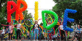 Die regenbogenparade ist eine wichtige politische demonstration für die rechte von lesbischen, schwulen, bisexuellen, transgender, intergeschlechtlichen und queeren menschen. Wozu Braucht Es Die Regenbogenparade Qwien Blog Queere Geschichte Derstandard At Diskurs