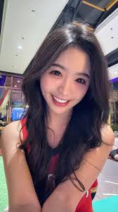 Angela Chong 張安琪- 午安🌞