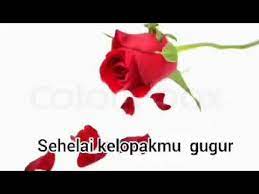 Maksud rangkap 1 penyajak mengumpamakan bunga mawar sebagai gadis. Bm T2 Sajak Pada Sekuntum Mawar Youtube
