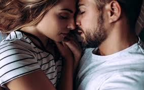 أهم الحركات والكلمات التي تثير الرجل أثناء العلاقة الحميمة مجلة رجيم