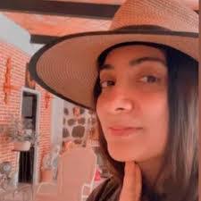 Carmen Valle's Instagram, Twitter & Facebook