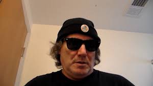 Artists Nudge Squidfish