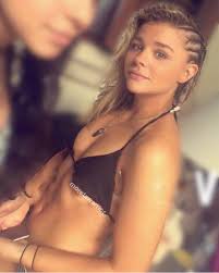 Share a gif and browse these related gif searches. Chloe Grace Moretz Hot Little Body 9gag