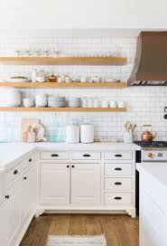 Rumah yang indah dan bagus memang menjadi sebuah sebelum kita membahas mengenai harga kitchen set minimalis saat ini, alangkah baiknya kita cari tahu terlebih dahulu apa yang dimaksud dengan. Desain Dapur Sederhana Tanpa Kitchen Set Yang Sedang Tren Dizeen Dekorasi Rumah Dapur Dapur Pedesaan Desain Dapur