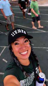 Throwback: Cheehoo, UH Homecoming last week with good friends, food and  drinks. 🏈🤙 #gowarriors #hawaiiathletics #letsgobows #universityofhawaii  #goforthewin #gametime #september #2025, ., 💚Go Bows ...