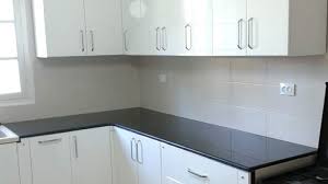 Cette toute nouvelle création cette implantation type est équipée d'une gamme complète d'électroménager (hotte de ventilation, four et. Cuisine Equipee Toop Modele Posts Facebook