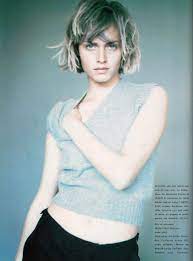 Juste Une Envie Glamour France September 1994 Model Hair Short Hair Styles Hair Beauty