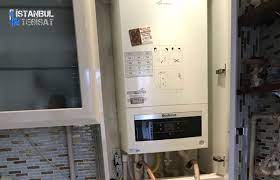 Sorunu banyo yaparken düşündüm.ve çözdüm arkadaşlar.kışın kullanım sıcak su değerini en düşük olan 30 dereceye ayarlayınca soğuk suyu açmadan banyo. Kombi Donmalarini Onlemek Amaciyla Alinacak Tedbirler Istanbul Tesisat