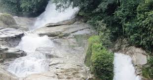 Bentong ialah salah sebuah daerah di negeri pahang yang mempunyai banyak tempat menarik yang boleh dilawati. Atuk Air Terjun Chamang Bentong Pahang