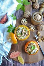 Courge Farcie Aux Cereales Champignons Et Noix Les Recettes De Juliette Courge Farcie Recette Courge Recettes De Cuisine