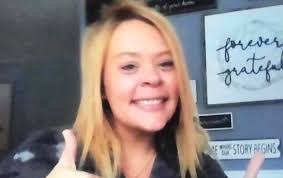 Kelly Savarese's Instagram, Twitter & Facebook