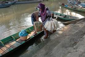 Kampung rawa is best known for the unfortunate kampung rawa incident in march 1998 which erupted into street fighting between the malay muslims and the indian hindus. Kehidupan Menantang Warga Kampung Rawa Dermalang