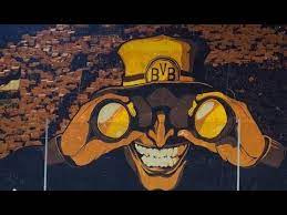 Bayern munich and borussia dortmund chasing different goals. Bvb Malaga 3 2 Hier Rasten Alle Aus Bvb Radio Youtube