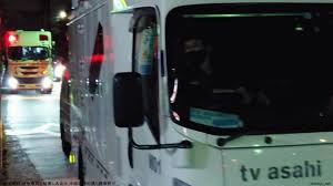 小田急線車内 男が刃物で切りつけ乗客9人けが 容疑者確保 | nhk：2021年8月6日 23時12分 警察：容疑者は20代 事件からおよそ1時間半後の6日午後10時ごろ 東京 杉並区内のコンビニ店で「今、ニュースに出ている… Ro Vmlvv7tlzom