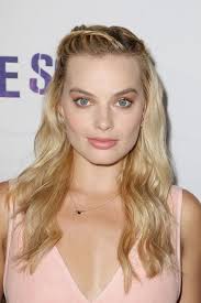 They're versatile and could be styled to look. 10 Ways To Style Side Bangs That Don T Look Super Awkward