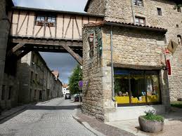 Le Malzieu Ville Porte Des Drogols Gate And Facades Of Houses In The Medieval Town France Voyage Com Medieval Town Tourist Office Ville