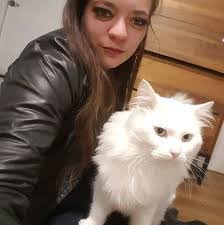 Naomi Langley's Instagram, Twitter & Facebook