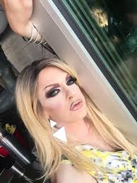 I was feeling it that day! I'm not always thinking I look good so I need to  remember the times I do. We all should. Make sure you are kind to yourself