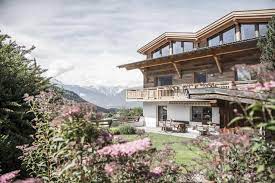 Guests at the accommodations can enjoy table tennis on site, or go skiing or cycling in the surroundings. Ferienhof Raich Urlaub Am Bauernhof Benjamin Raich