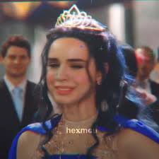 the apple doesnt fall far from the tree #eviedescendants #evilqueen  #descendantsedit #descendants1 #descendants2edit #descendantsriseofred  #riseofred #hexmcu #trending #trend #aftereffects #foryou ...