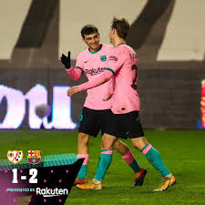 From a manchester united corner, the ball balloons off maguire's bonce straight up in the air. Hy46ds6z2xwrjm